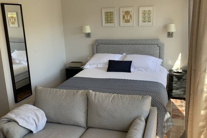 Gîte pour 2 personnes, avec terrasse ainsi que jardin et piscine à Saint-Rémy-de-Provence - 3