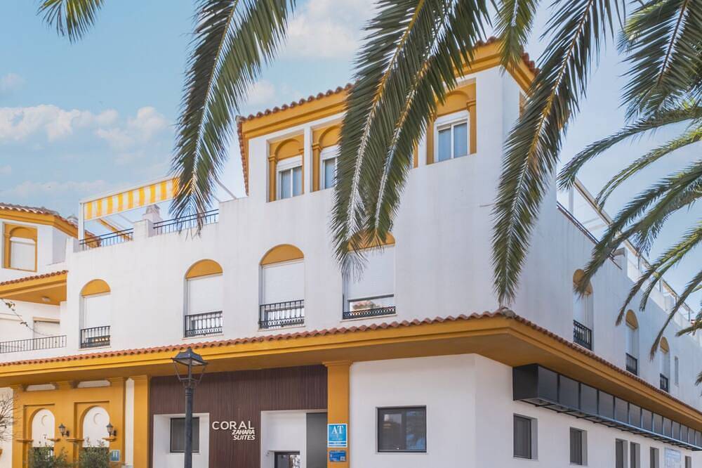 Apartamento entero, Estudio Doble Economico - Coral Zahara Suites by Cadiz4Rentals in Playa Zahara de los Atunes, Barbate
