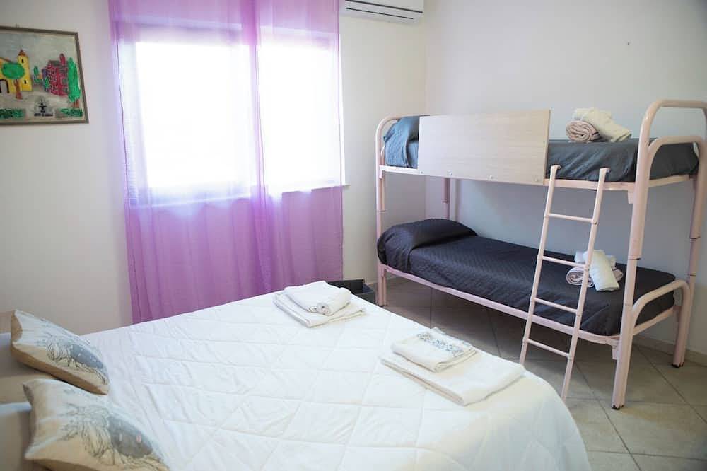 Welcome to the south: 5minutes from the scala dei turchi 800meters from the beach. in Scala dei Turchi, Realmonte