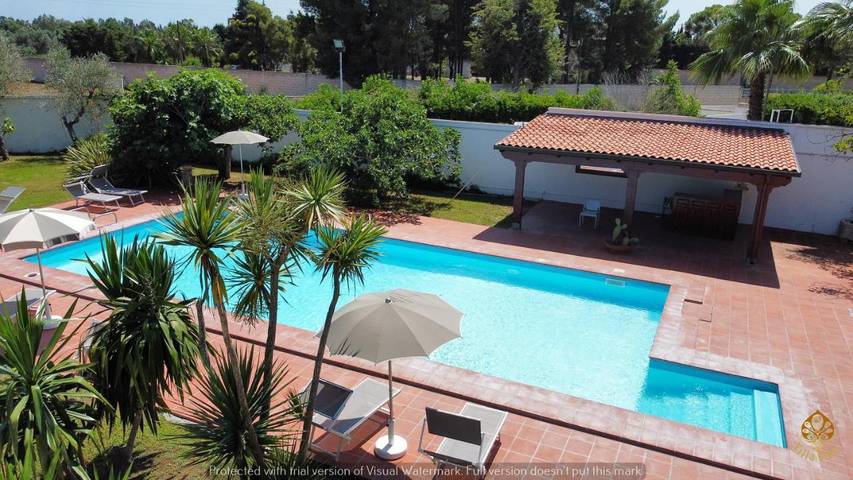 Casa vacanza per 5 persone, con Balcone e Terrazza nonché Giardino e Piscina a Salice Salentino