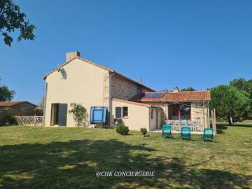 Location de vacances pour 10 personnes, avec terrasse et vue à Saint-Amand-sur-Sèvre