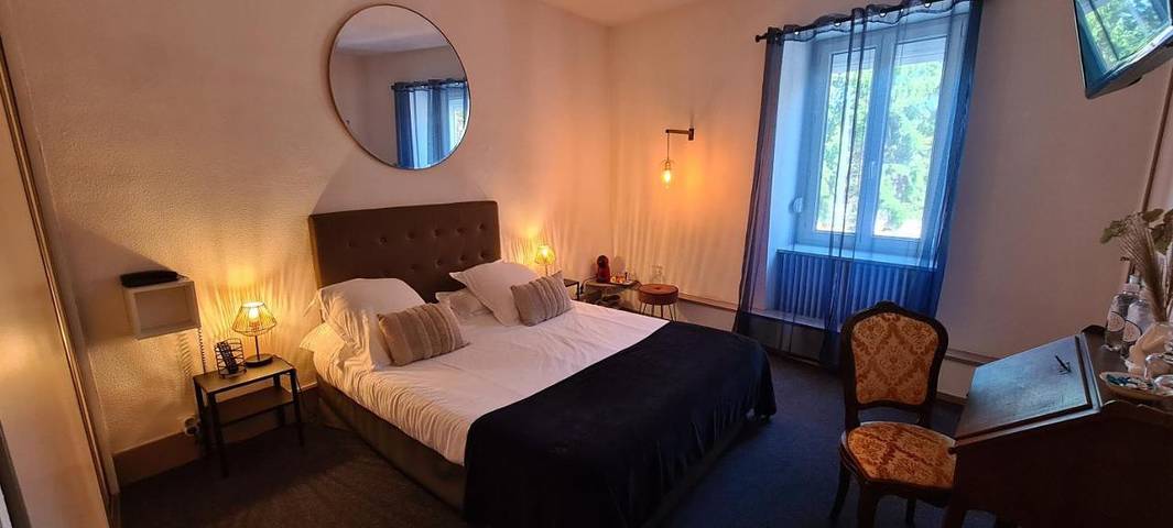 Hôtel pour 2 personnes, avec Terrasse et Vue à Quingey - 3