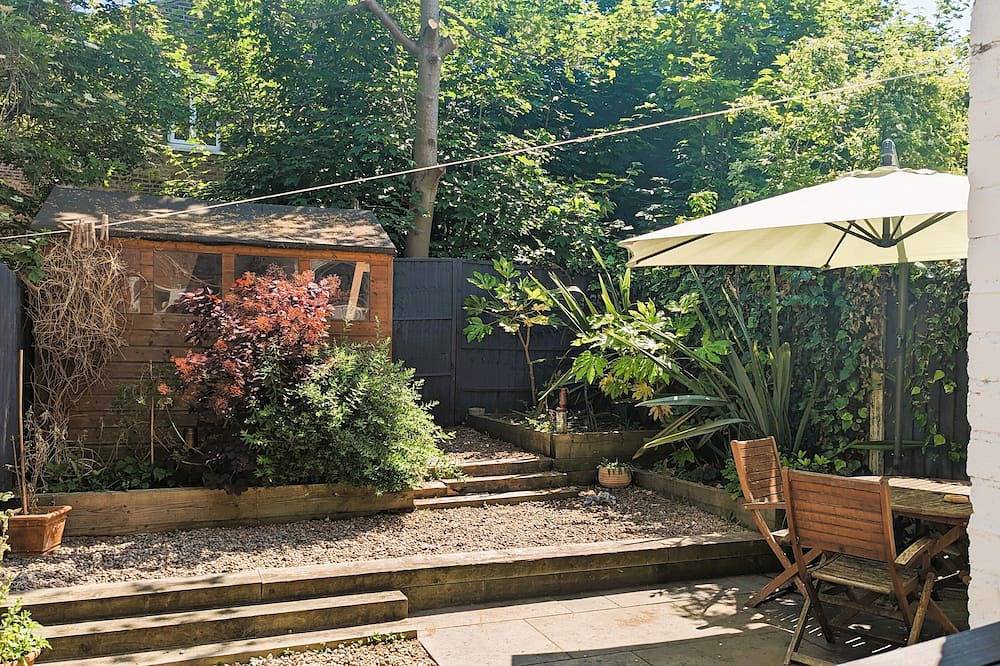 Ganze Wohnung, Modern 2-bedroom garden apartment in North London in Haringey, London