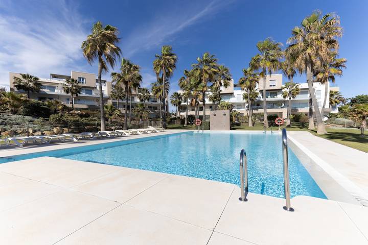 Entire apartment, Apartment 'Modern Frontline Beach - Estepona' with Sea View, Wi-Fi and Air Conditioning in Buenas Noches, Estepona