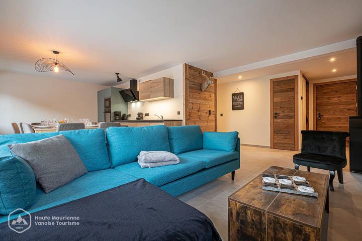 Gîte pour 12 personnes, avec terrasse ainsi que sauna et jacuzzi