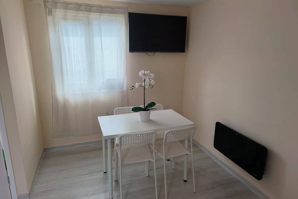 Ganze Wohnung, 10 min. to Wimbledon and 10 min. to East Croydon station Self contained flat in Croydon, London