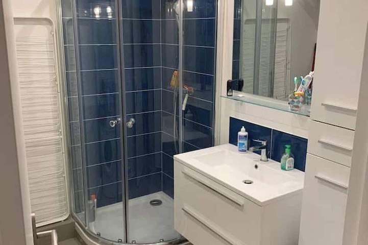 Entire apartment, Quiet Montreuil... a 3-minute walk from the metro in Montreuil, Seine-Saint-Denis