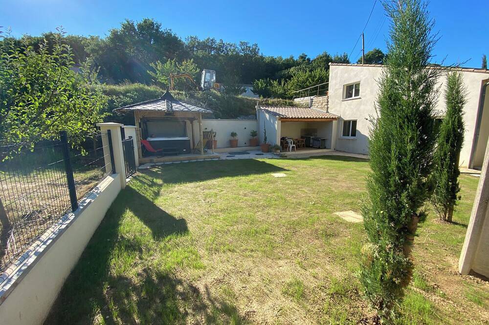 Maison a la campagne pour 8 personnes avec spa pool house entourée d oliviers in Carsan, Région de Nîmes