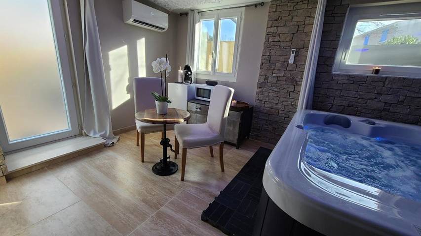 Maison d’hôte pour 2 personnes, avec terrasse ainsi que jacuzzi et jardin à Le Val - 4