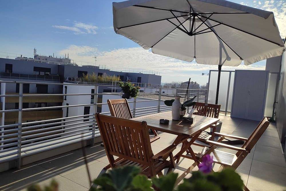 Entire apartment, Apartment near Paris Orly Cdg Terrace parking in Bagneux, Hauts-de-Seine