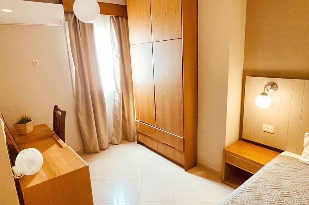 Oriental Star Villa - 20meters to beach. Sleeps 8. in Platanias, Chania und Umgebung