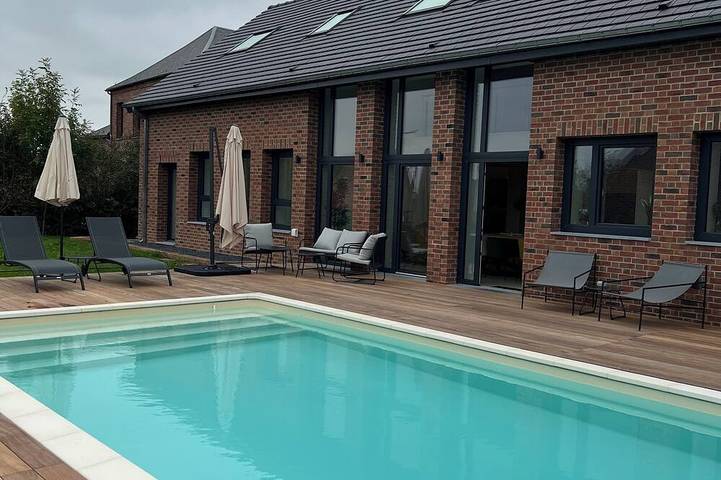 Location de vacances pour 14 personnes, avec jardin et terrasse à Louvignies-Quesnoy