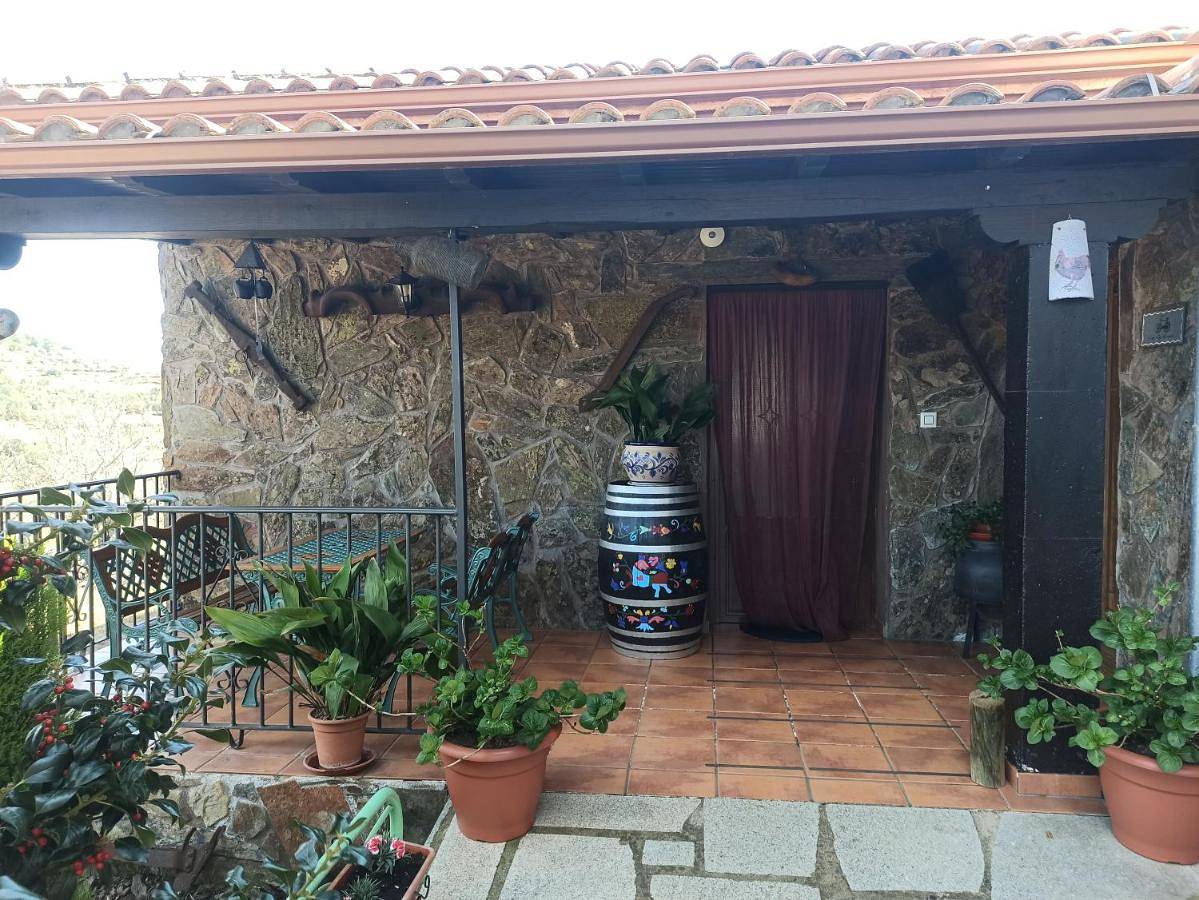 Casa Rural Los Olivos in Sotoserrano, Parque Natural de Las Batuecas - Sierra de Francia