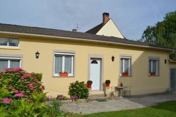 Location de vacances pour 5 personnes, avec jardin et vue à Pontault-Combault