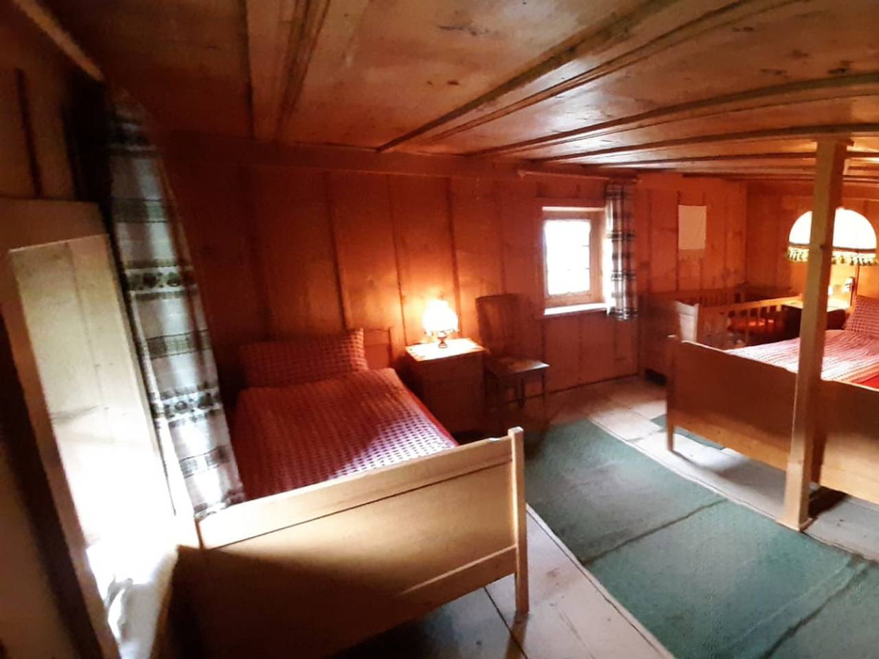 Ferienhaus Altes Walserhaus, Brün - 4.5 Zimmer Ferienhaus für max. 6 Pers. in Safiental, Alpenarena