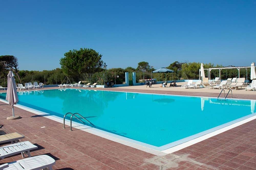 Wunderbares alleinstehendes Ferienhaus mit Klimaanlage, Pool,  W-Lan, Terrasse und Haustiere erlaubt in Arborea, Campidano