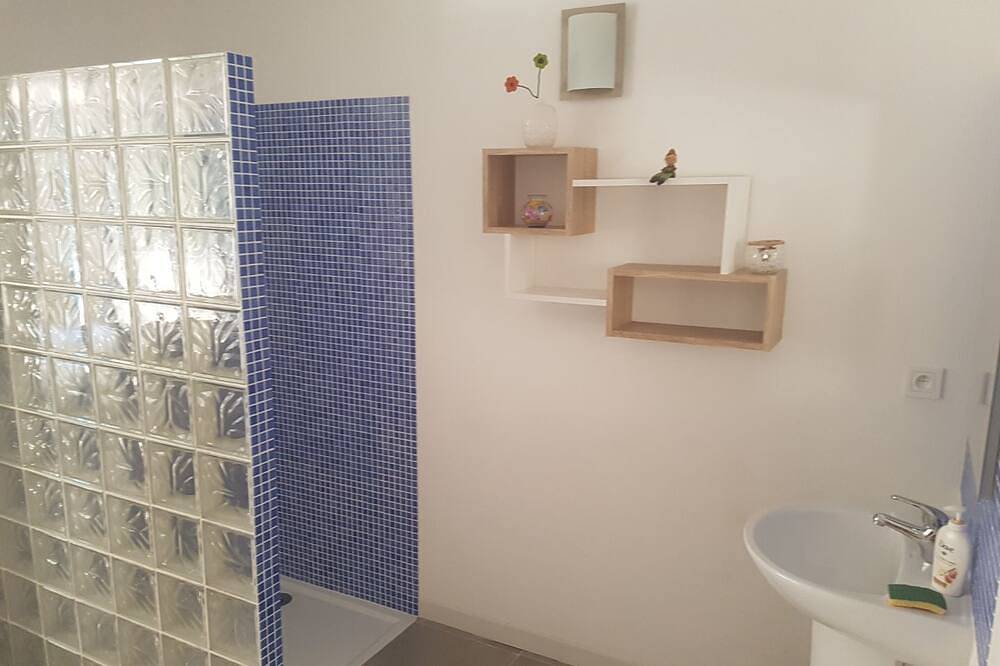 Appartement entier, Chez Angel in Néoules, Côte méditerranéenne (France)