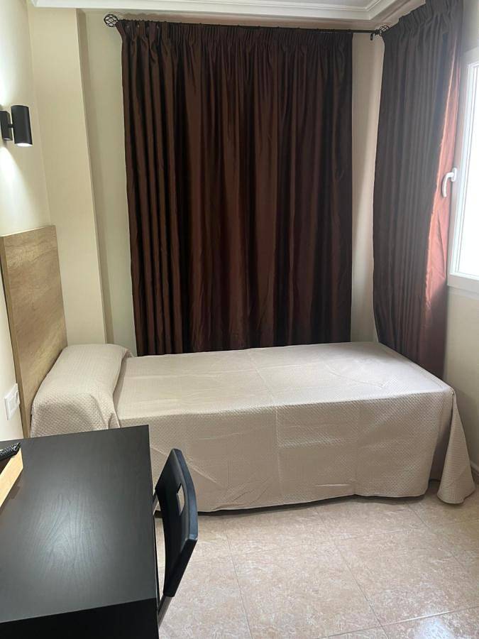 Hôtel pour 2 personnes, avec vue et terrasse dans La Marina - 4