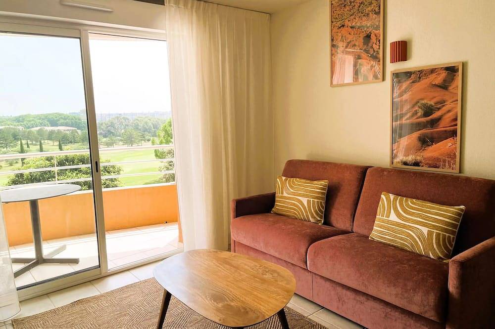 Appartement entier, Appart'hotel 1 chambre 2/4 personnes - Côté Golf in Juvignac, Côte méditerranéenne (France)