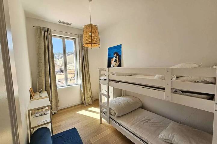 Location de vacances pour 7 personnes, avec terrasse dans Office De Tourisme De Saint Mandrier - 2
