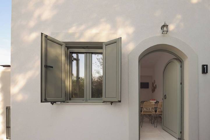 Ferienwohnung für 4 Personen, mit Balkon und Garten sowie Pool