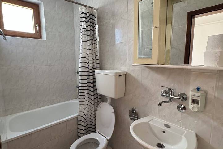 Appartement entier, Beautiful 1-bedroom apartment with AC in welcoming Budva in Budva, Municipalité de Budva