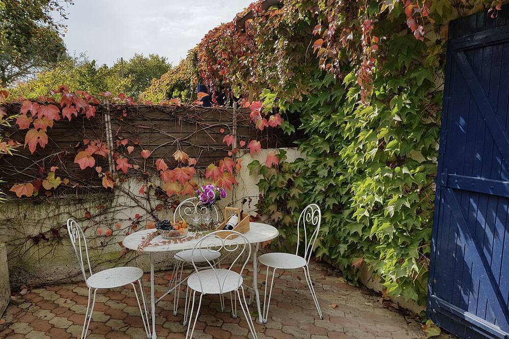 Pleasant 1 Bedroom Villa with Private Pool / Yard in Vensac, Région de Lesparre-Médoc