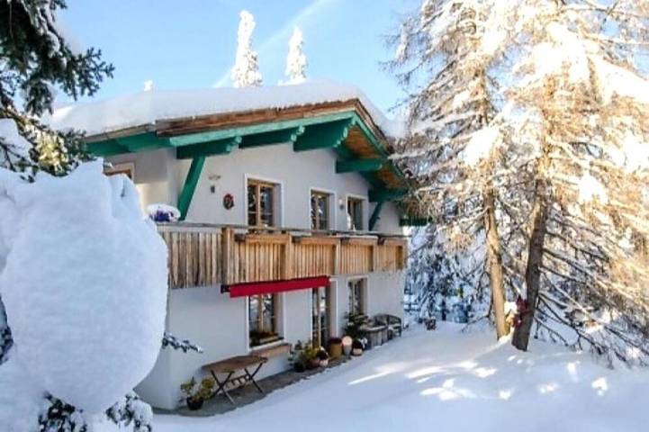 Ferienhaus für 12 Personen, mit Garten und Whirlpool sowie Sauna und Balkon