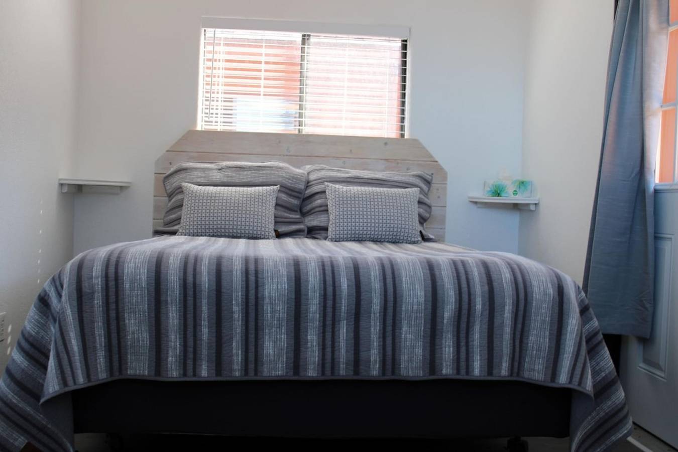 Entire apartment, Oceanview Cabin 20,  Private Jacuzzi &Large Deck in Del Norte County