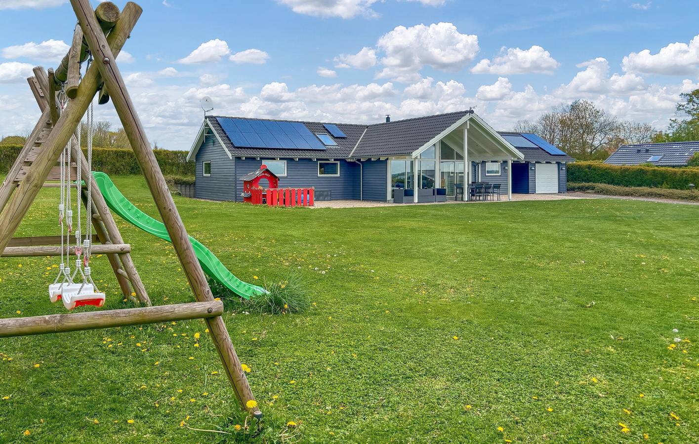 Feriehus for 8 personer med terrasse in Følle Strand, Djursland