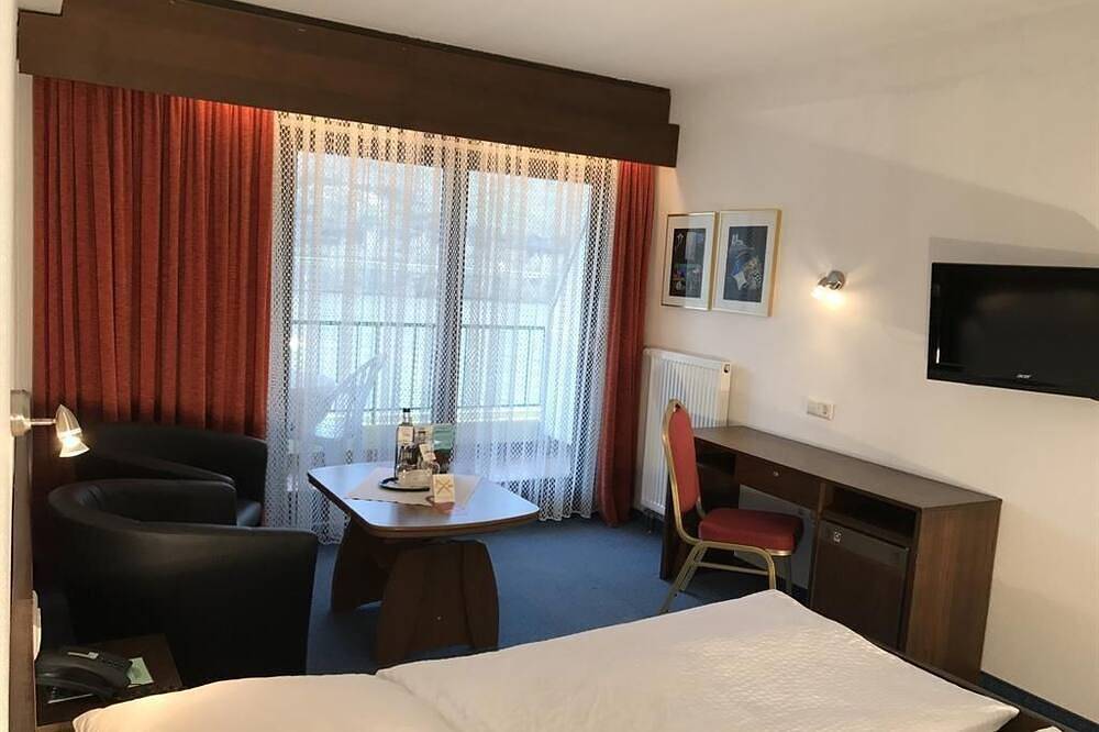 Tweepersoonskamer met 2 aparte bedden, douche / Wc, pension - Hotel Rheinlust in Boppard, Mittelrhein