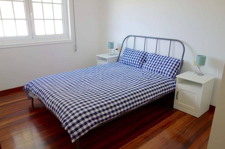 Sunny, spacious house with beautiful views, close to beaches and restaurants. in Ladrido, Ortigueira