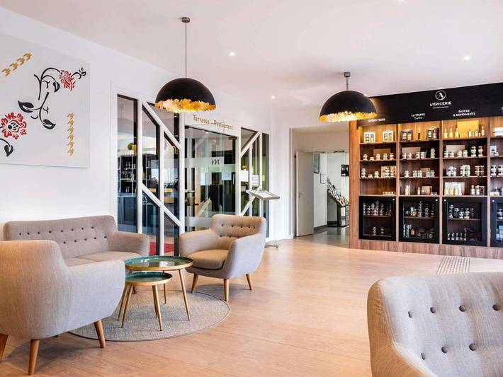 Hôtel pour 2 personnes, avec sauna et jacuzzi ainsi que piscine et jardin à Joué-lès-Tours - 2