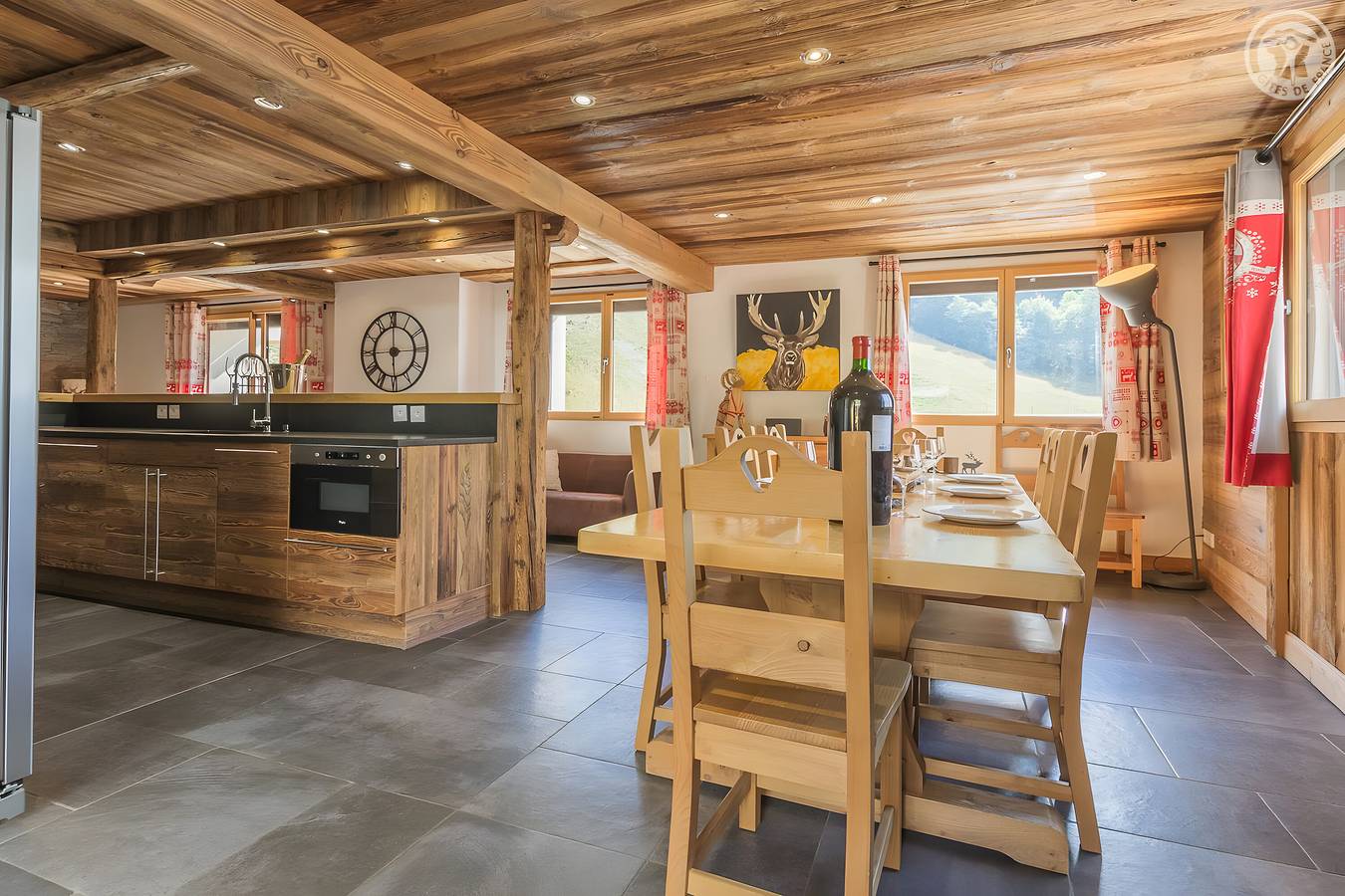 Apartamento entero, Apartamento 'La Source' con vistas a la montaña, terraza privada y Wi-Fi in Valloire, Región de Saint-Jean-de-Maurienne