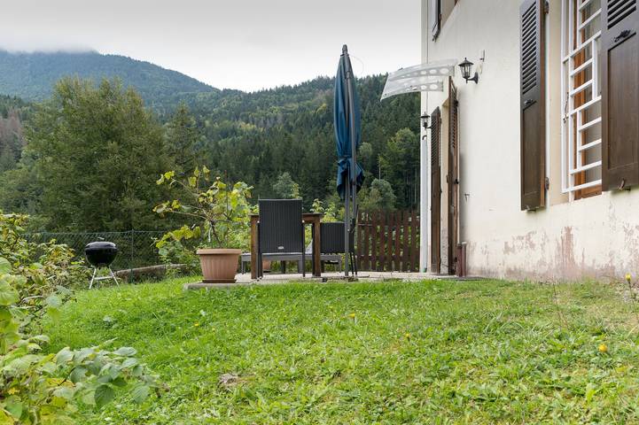 Apartamento entero, Apartamento 'La Sabaudia En Chartreuse' con vistas a la montaña, terraza privada y Wi-Fi in Saint-Pierre-d'Entremont (Saboya), Chambéry region