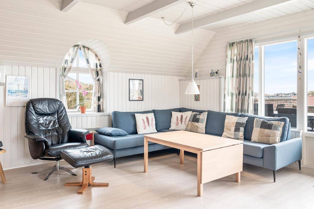 Perfectly situated holiday home with dune views in Hvide Sande, Holmsland Klit