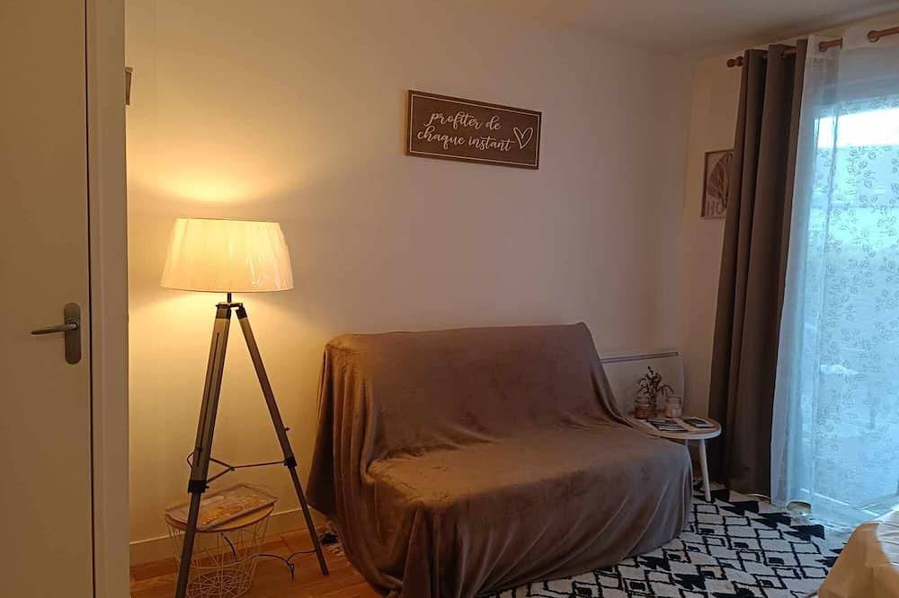 Apartamento entero, Casa vacacional «Estancia en Quimperlé» con terraza privada, jardín y Wi-Fi in Quimperlé, Region de Quimper