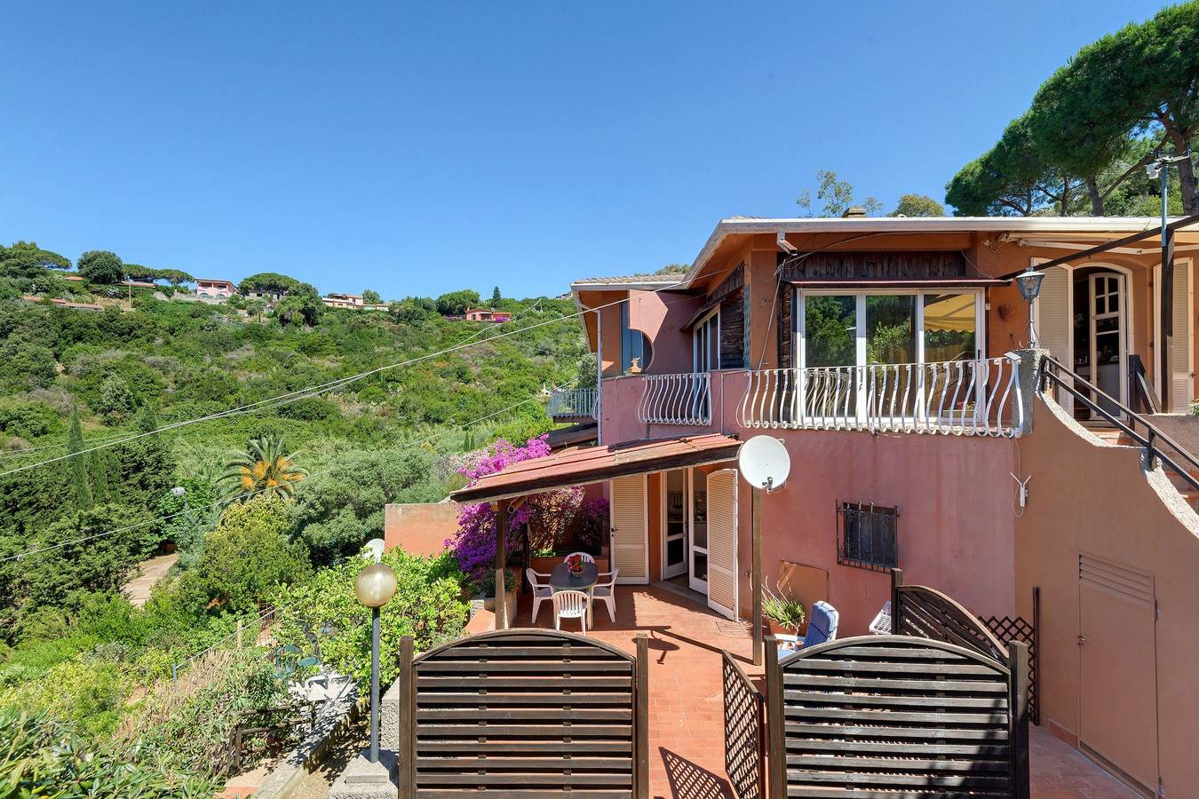 Ganze Wohnung, Villa Fiorita – Apartment Bouganville: Ihr Rückzugsort auf Elba zwischen Meer und Natur in Morcone (Capoliveri), Elba