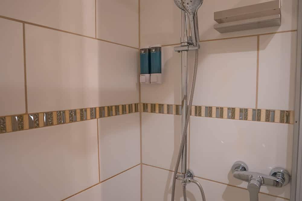 Apartamento entero, Apartamento-Estándar-Baño privado externo-Vista a la Ciudad-og 1 in Reutlingen, Neckar-Alb