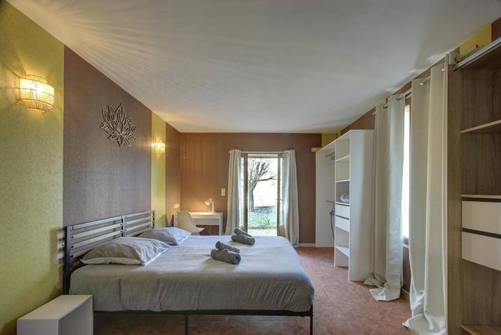 Location de vacances pour 8 personnes, avec Terrasse ainsi que Jardin et Piscine à Vivy - 3