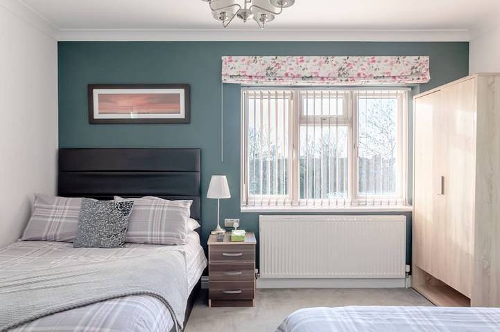 Familienzimmer mit eigenem Bad in Harrow, London