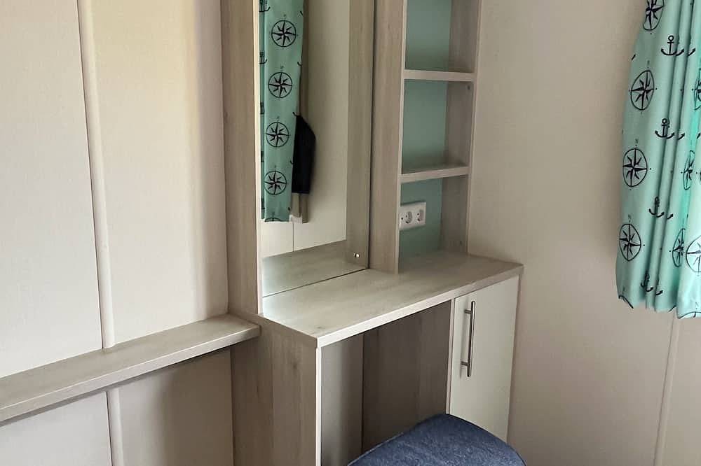 Recent top-of-the-range mobile home, very spacious Located 2km from the beach in Ouistreham, Caen region