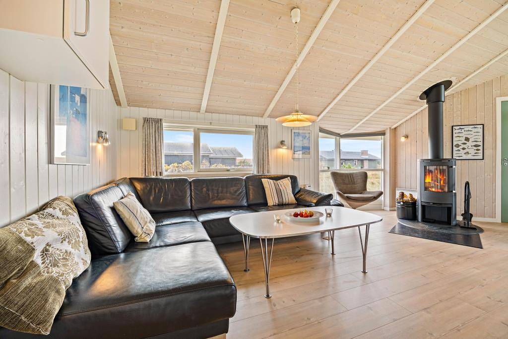 Schönes Ferienhaus mit Sauna & Whirlpool für 6 Personen + 2 Hunde in Hvide Sande, Holmsland Klit