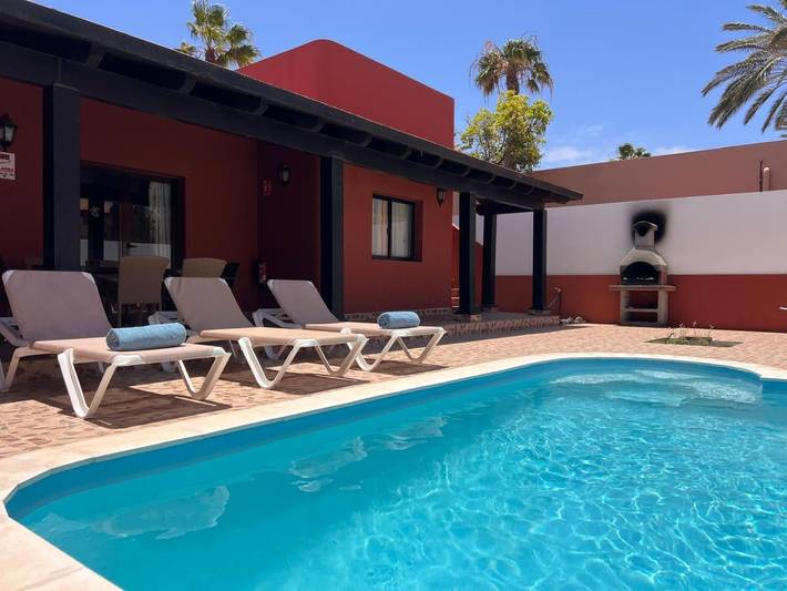 Casa de vacaciones para 6 personas, con Terraza además de Jardín y Piscina en Corralejo