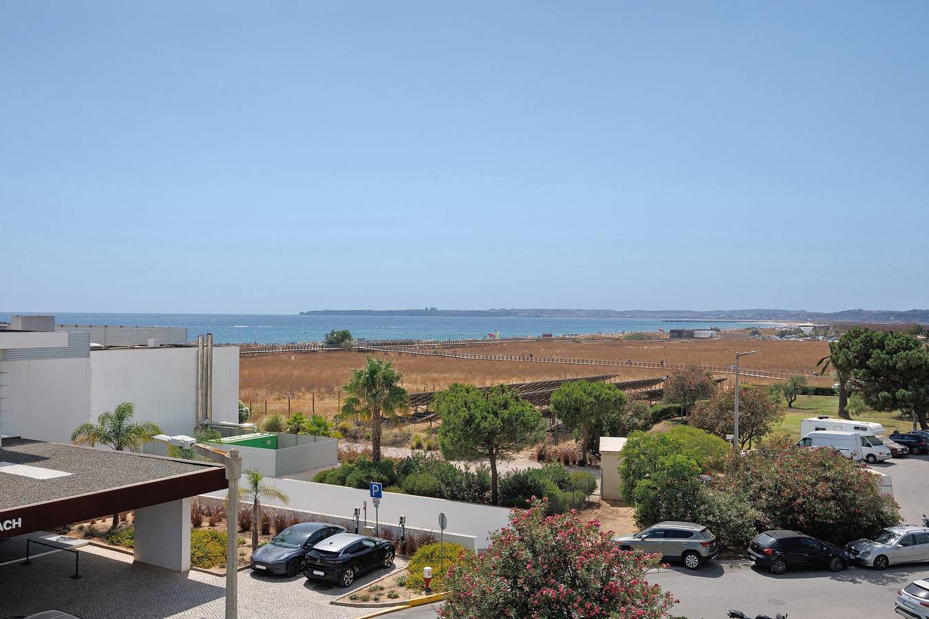 Apartamento entero, Apartamento 'Pôr Do Sol' con vistas al mar, Wi-Fi y aire acondicionado in Alvor, Distrito de Faro