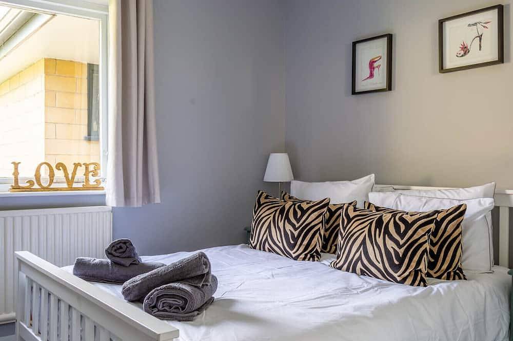 Family & group friendly, free parking, central house in Bath, Bath & North East Somerset