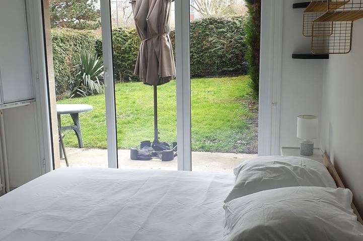 Gîte pour 3 personnes, avec jardin et terrasse, animaux acceptés à Chaville - 2