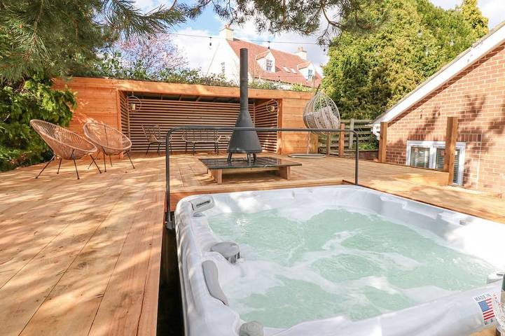Holiday home for 6 people, with garden and hot tub - 1