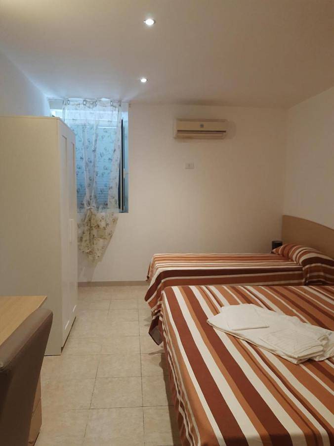 Location de vacances pour 5 personnes, avec jardin et terrasse ainsi que bassin pour enfant et piscine, animaux acceptés dans Rodi Garganico - 3