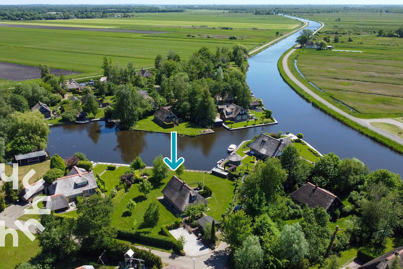Prachtig gelegen 6 persoons vakantiehuis aan het water met grote tuin in Ossenzijl in Ossenzijl, Nationaal Park Weerribben-Wieden